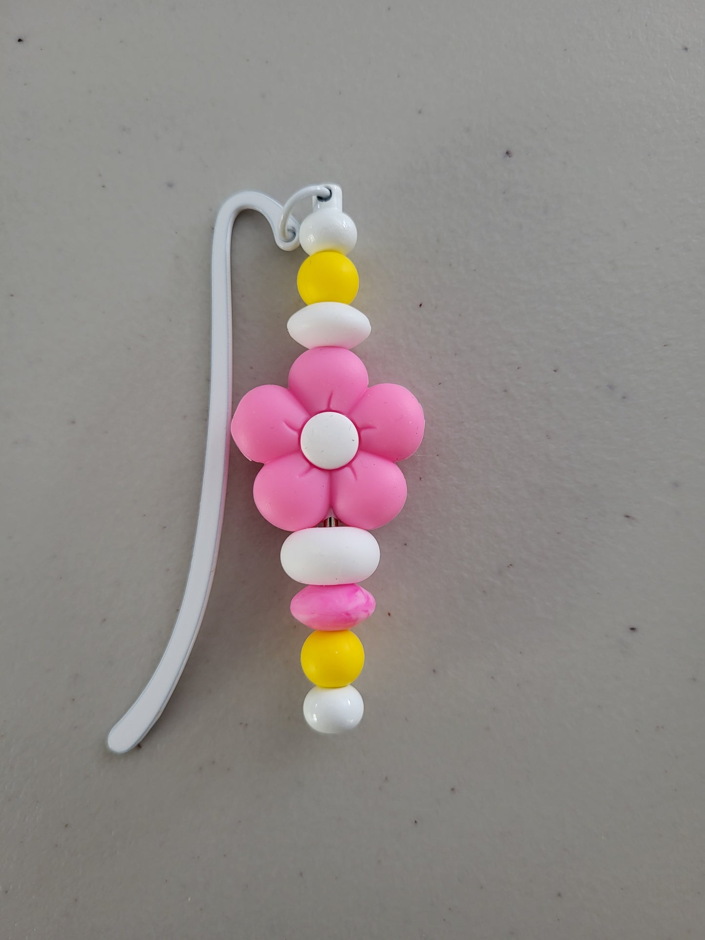 Pink 60s Daisy Beaded Bookmark
